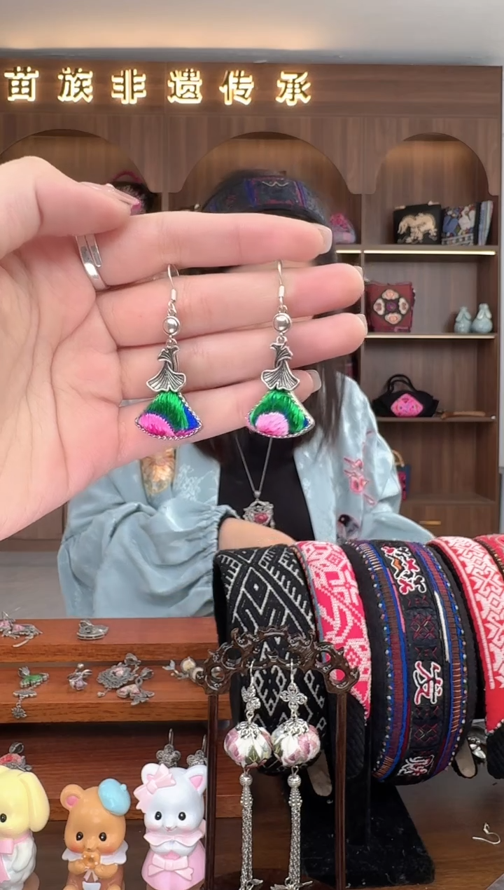 【闪购商品】织绣扶光苗绣传承307