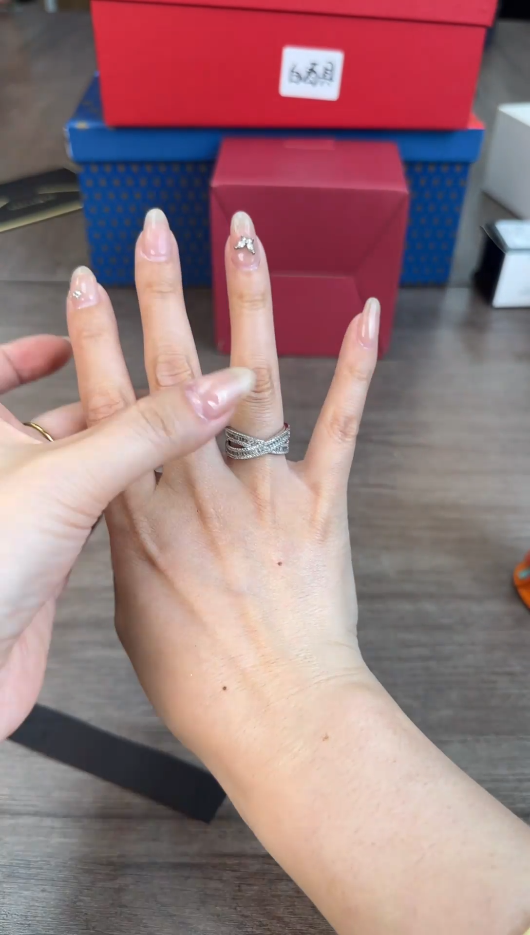 瓷片新号开播漏不停@@2S49