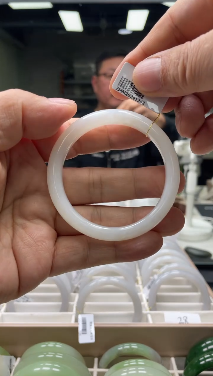 【闪购商品】和田玉手镯未镶嵌编码 1248圈口55-56