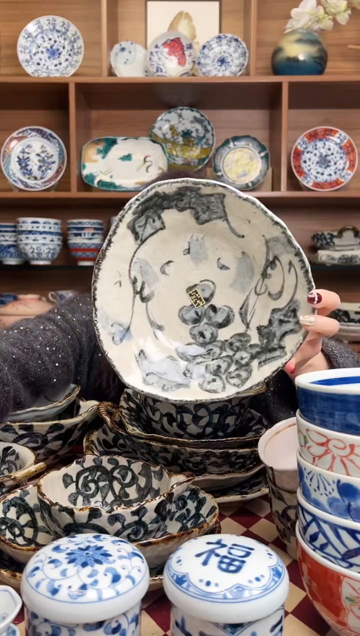 【闪购商品】瓷片手绘葡萄  19.5cm三角钵碗