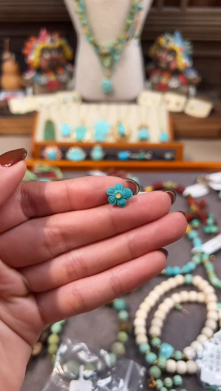 未镶嵌绿松石配饰花卡子