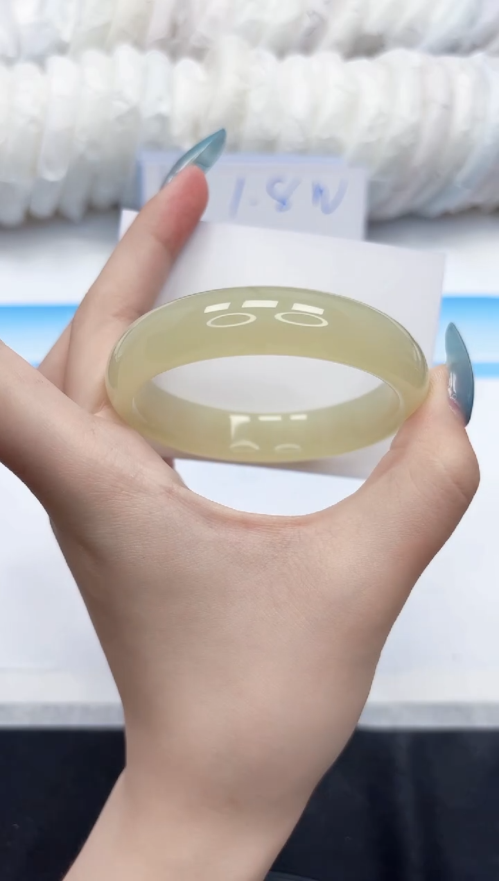 石英质玉手镯未镶嵌195-56