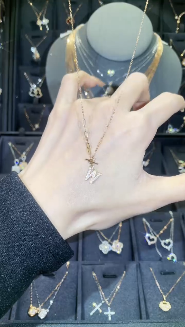 【闪购商品】钻石套链18K金镶嵌18K金玫 多人 字母W