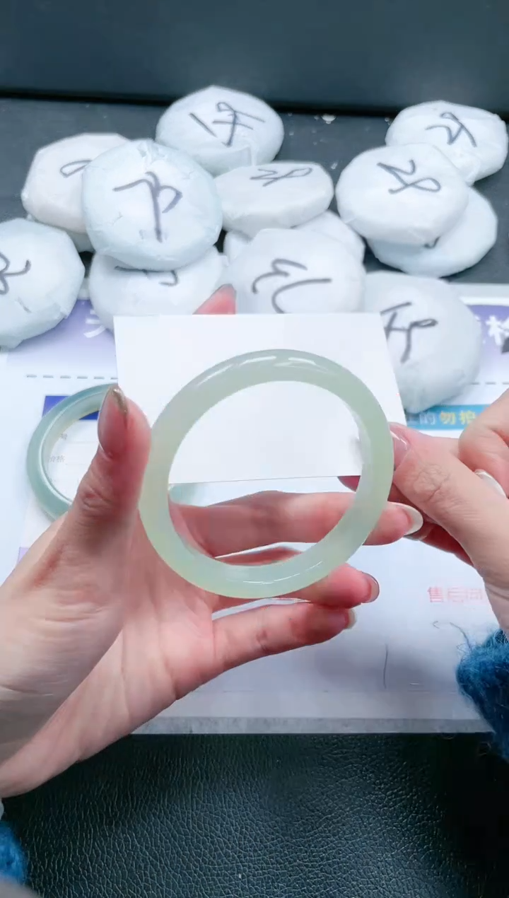 【闪购商品】石英质玉手镯未镶嵌 25J233-55