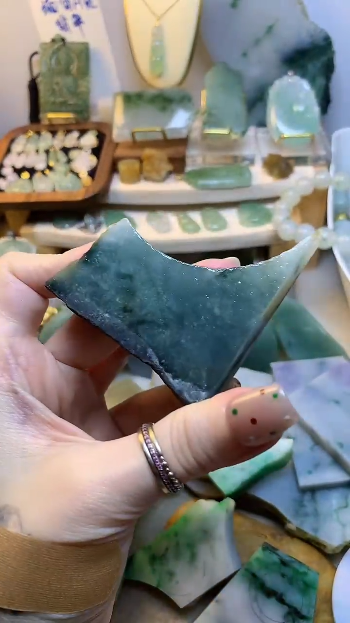 未镶嵌挂件翡翠缅甸A货翡翠,没有运费险,有纹有裂