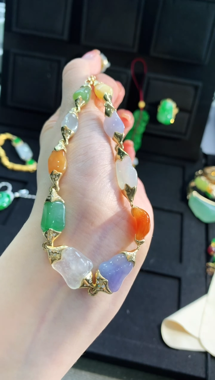 【闪购商品】翡翠颈饰18K金镶嵌颈饰