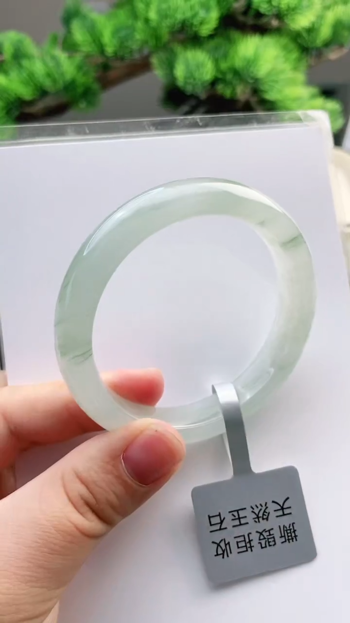 【闪购商品】石英质玉手镯未镶嵌54