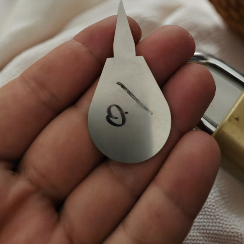 密码挂锁维修插片开锁纸片开门卡片开锁师傅锁匠工具