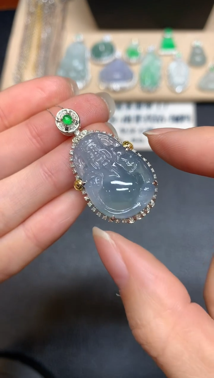 【闪购商品】翡翠颈饰18K金镶嵌财神【无服务费