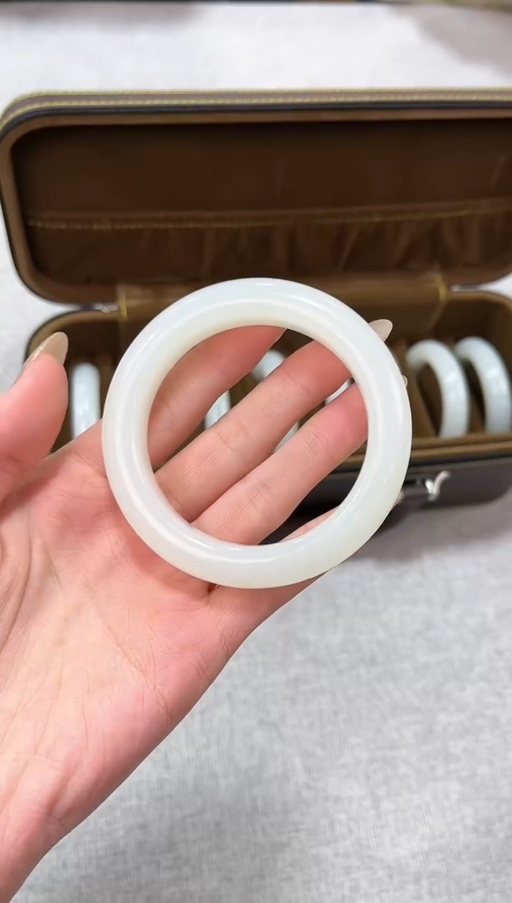 【闪购商品】和田玉手镯未镶嵌多样性拍一发一羊脂白圈口54-60翟85