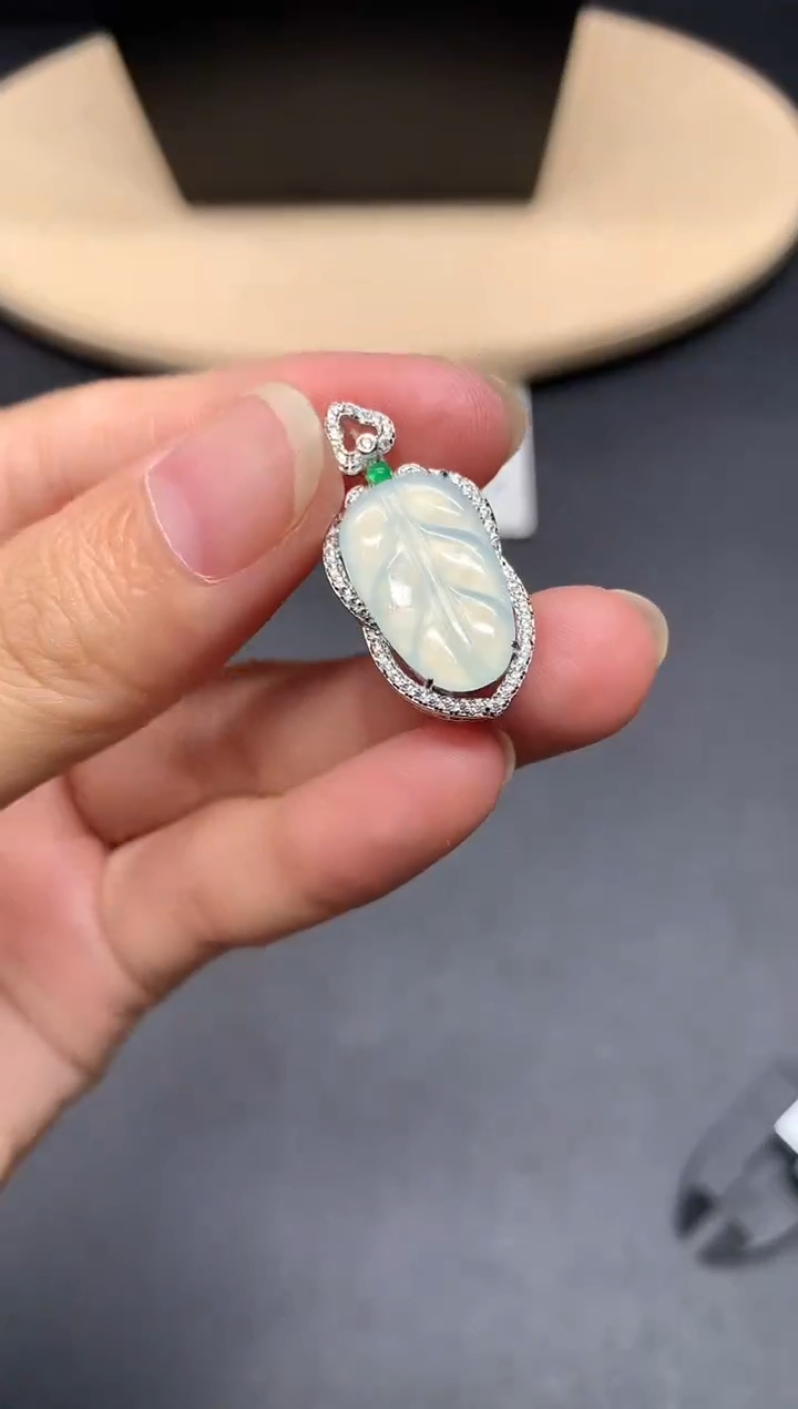 翡翠银S925镶嵌吊坠(不含链)叶子【多样性发其一】