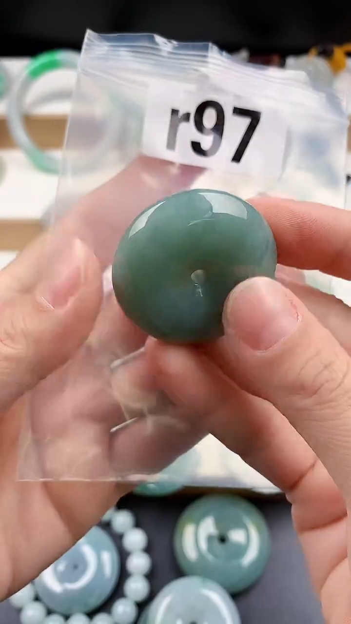 颈饰未镶嵌翡翠天然翡翠吊坠挂件