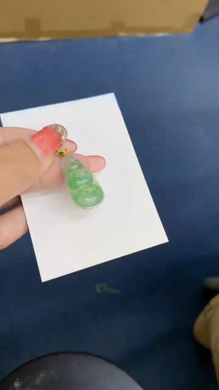 颈饰18K金镶嵌翡翠1