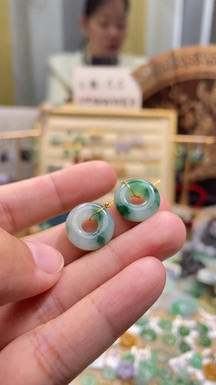 颈饰未镶嵌翡翠甜甜圈一对