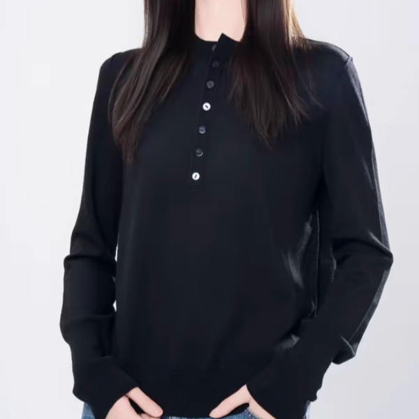 AMASS/阿玛施新款简约舒适排扣亨利衫长袖宽松圆领针织衫女538102