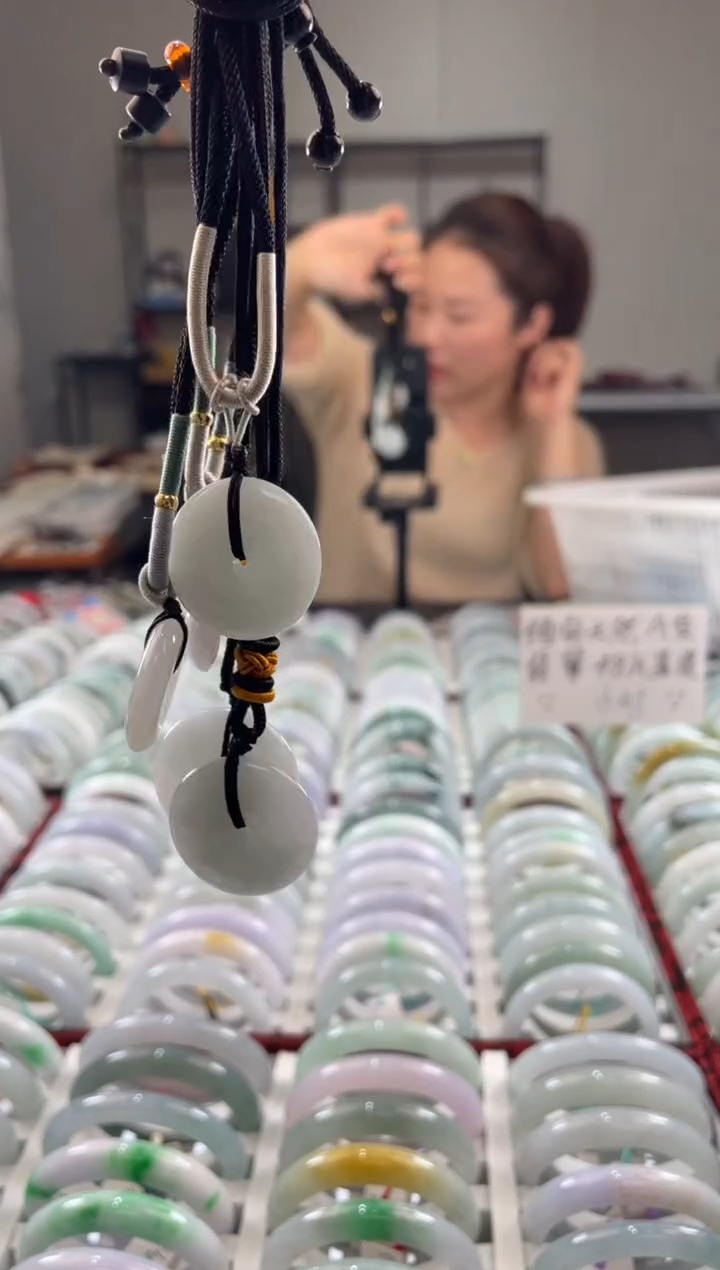 颈饰未镶嵌翡翠多样性发一