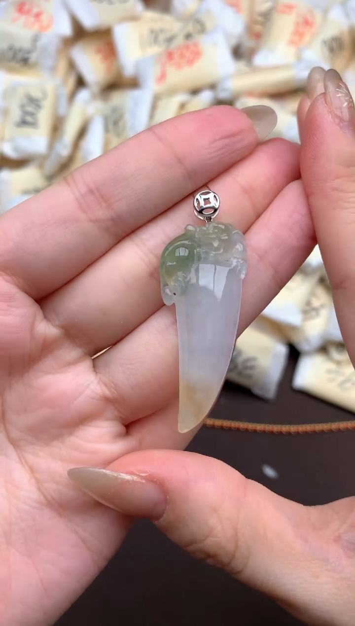 【闪购商品】翡翠挂件18K金镶嵌— 