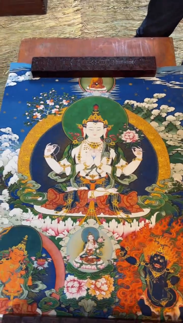 装裱画精品手绘唐卡链接--A117雪域三怙主