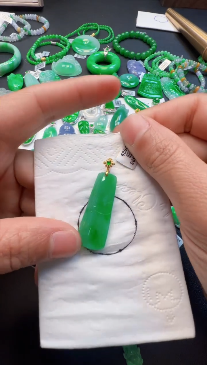 【闪购商品】定制翡翠18K金镶嵌2980元