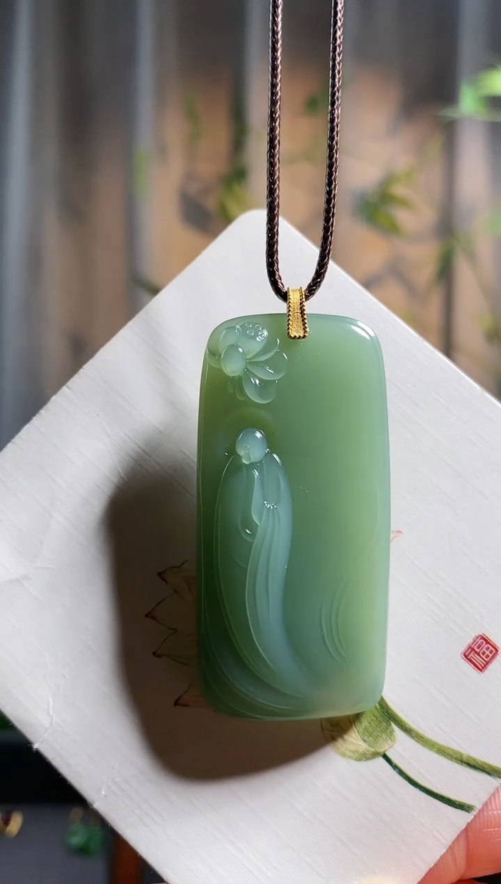 【闪购商品】和田玉颈饰18K金镶嵌，碧玉粉青，花开见佛