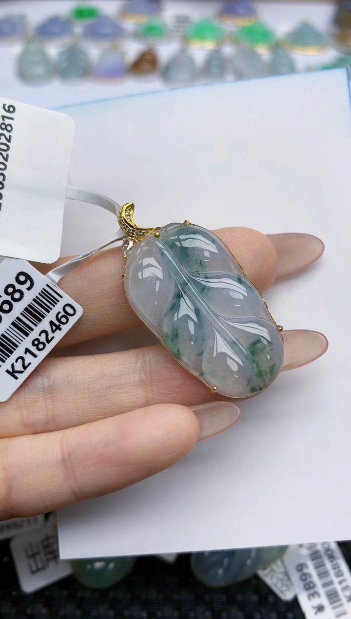 【闪购商品】翡翠挂件18K金镶嵌天然翡翠A货