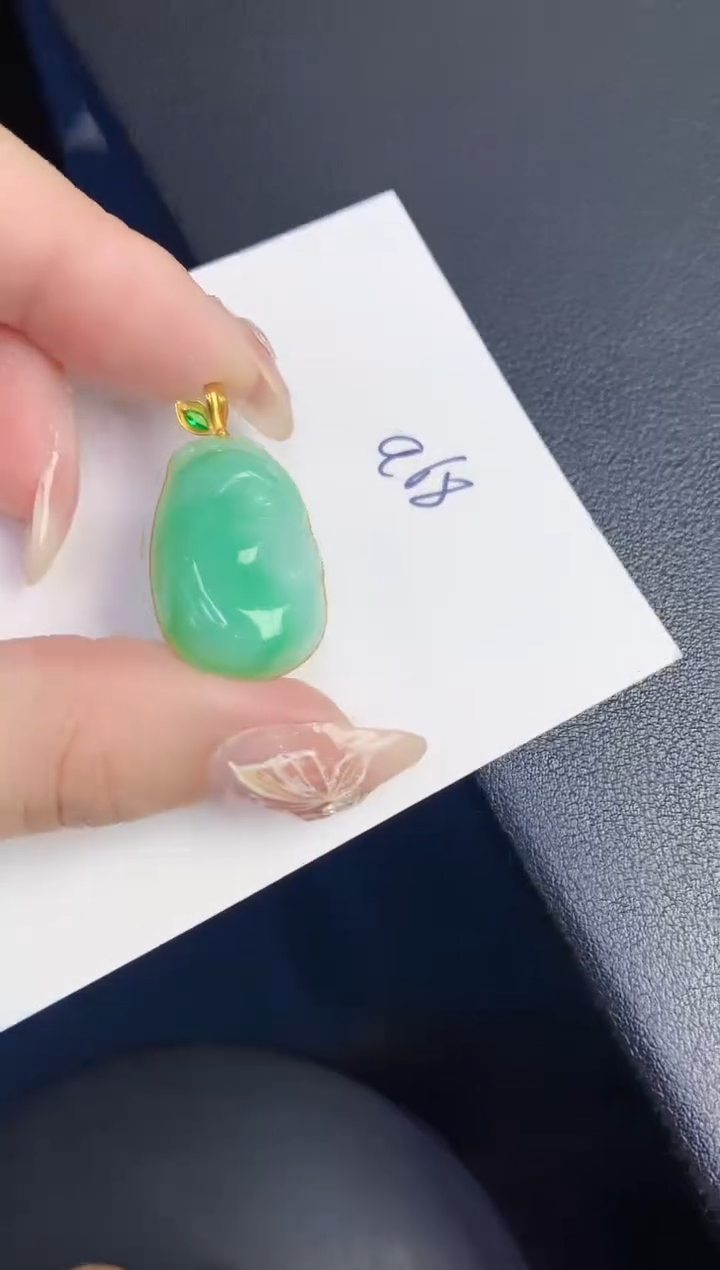 【闪购商品】翡翠颈饰18K金镶嵌0000000000