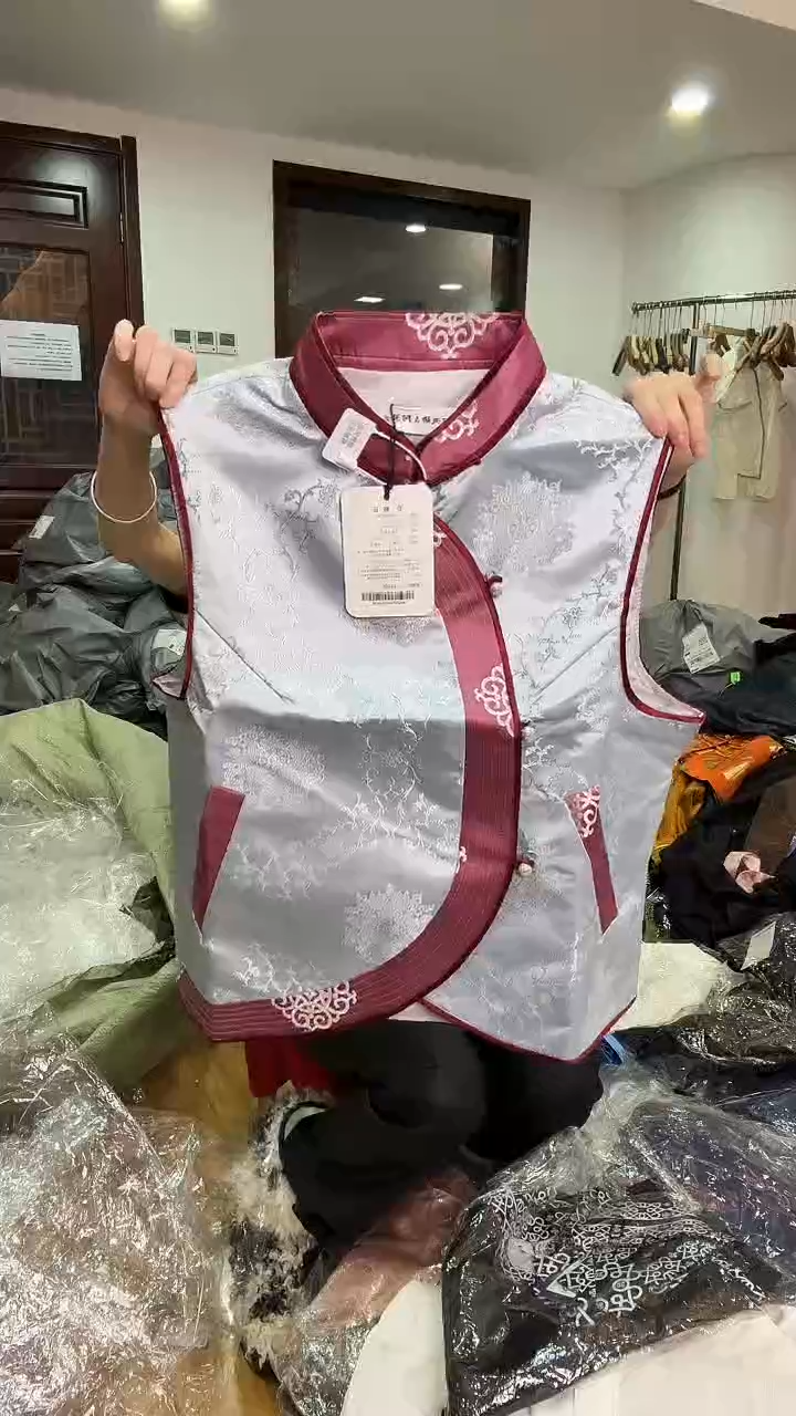 3XL码    135-145斤  马甲