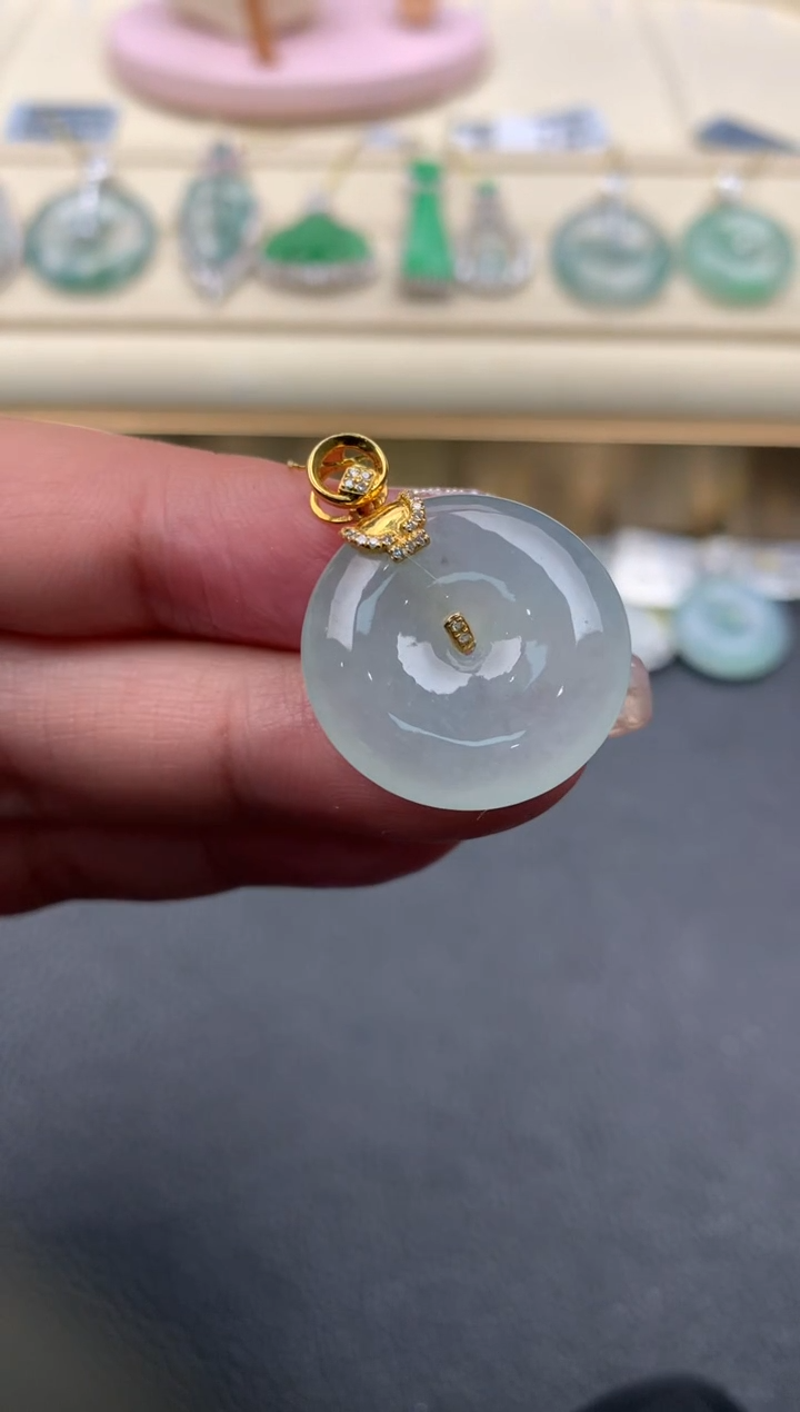 【闪购商品】翡翠颈饰18K金镶嵌D692.......