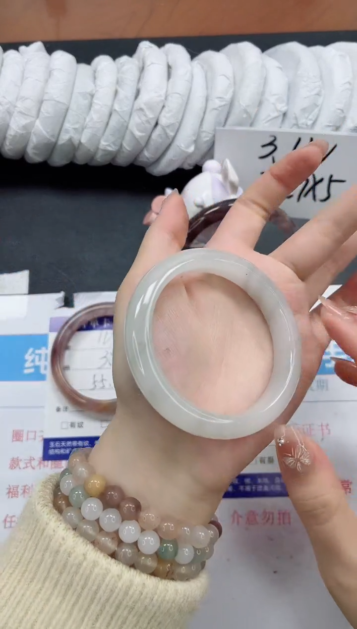 【闪购商品】石英质玉手镯未镶嵌k120-58.1