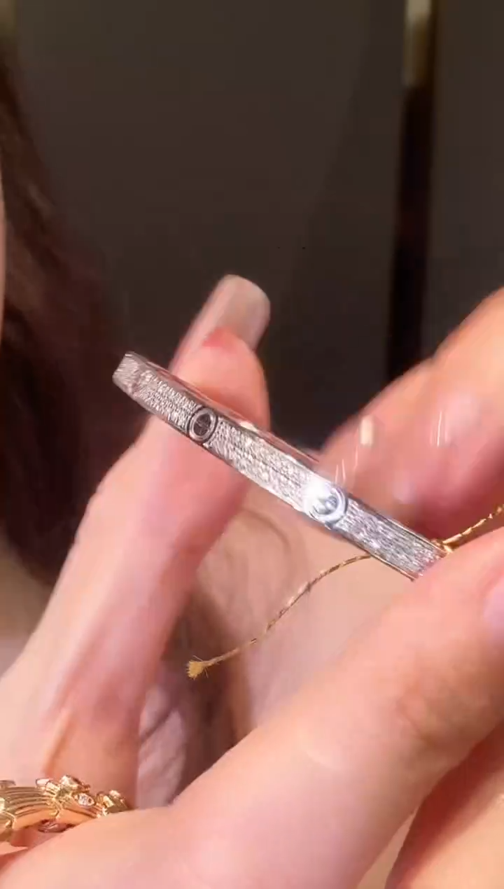 18K金镶嵌手镯钻石满天星手镯