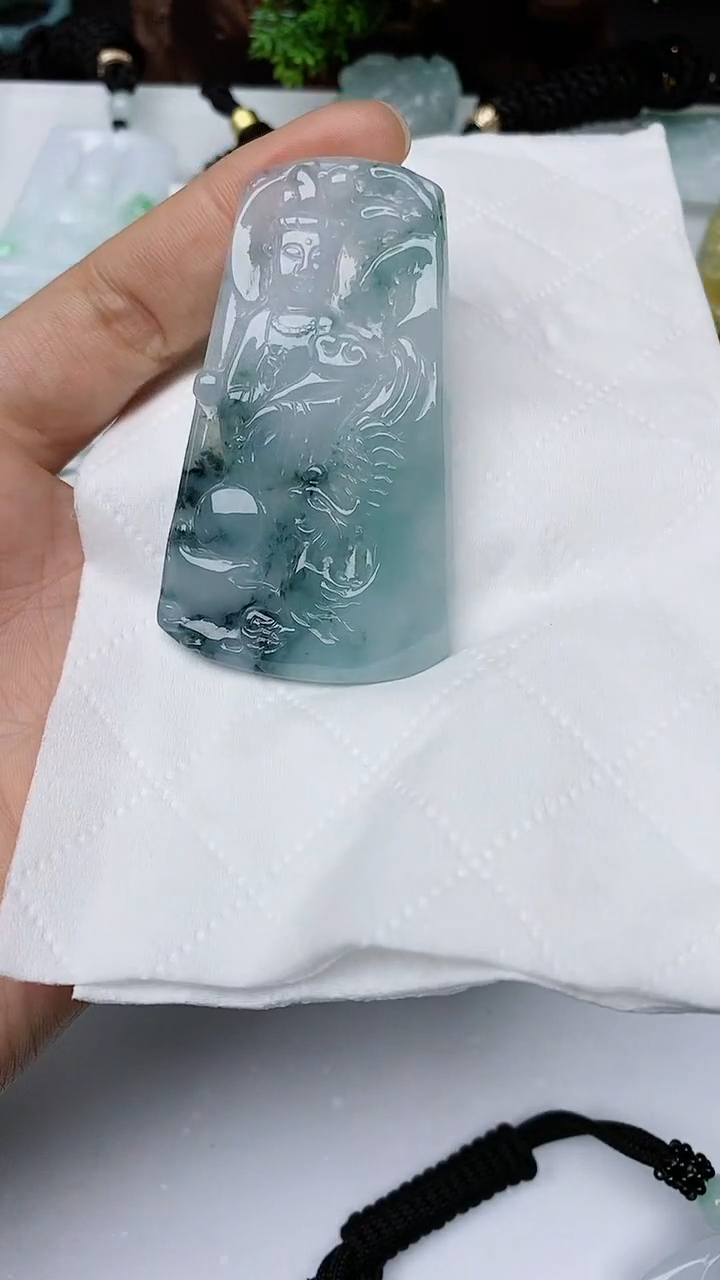 【闪购商品】翡翠颈饰未镶嵌         