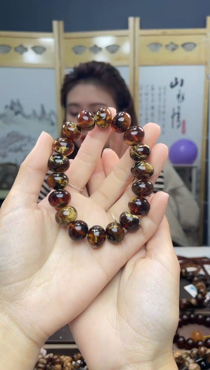 【闪购商品】琥珀裸石未镶嵌14+血溶洞手串