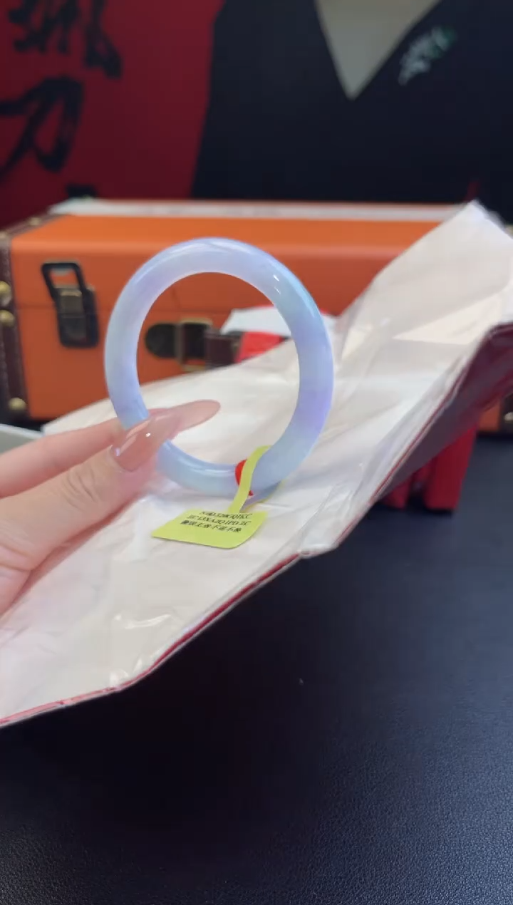 【闪购商品】翡翠手镯未镶嵌2翡翠手镯（微瑕）