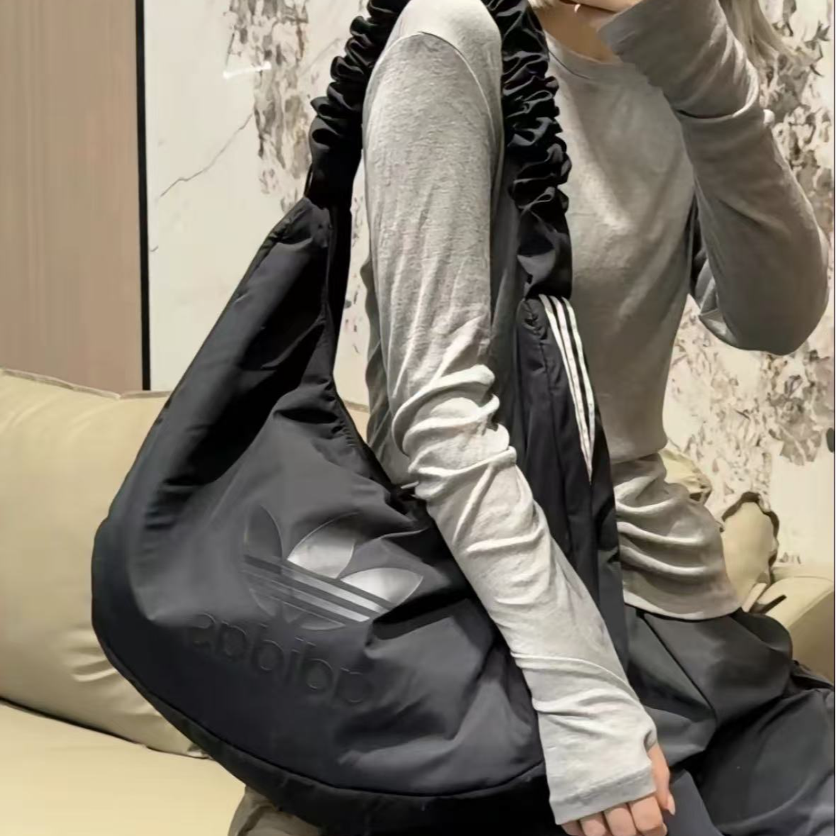 adidas/阿迪达斯三叶草爆款 尼龙大号手提腋下斜跨云朵包JP0146