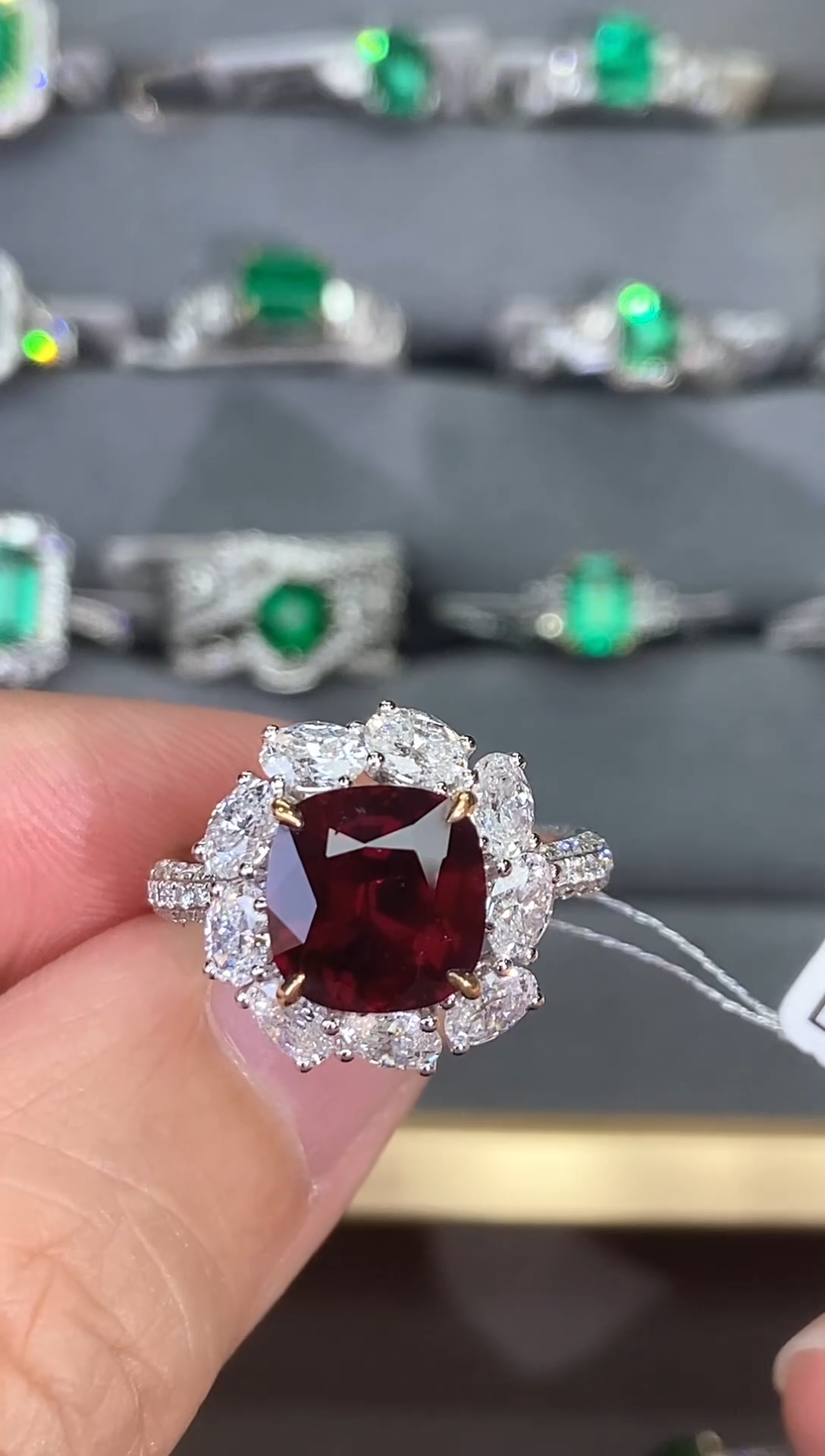 18K金镶嵌戒指红宝石【闪购】4.1ct/七天鉴赏/无烧鸽血红