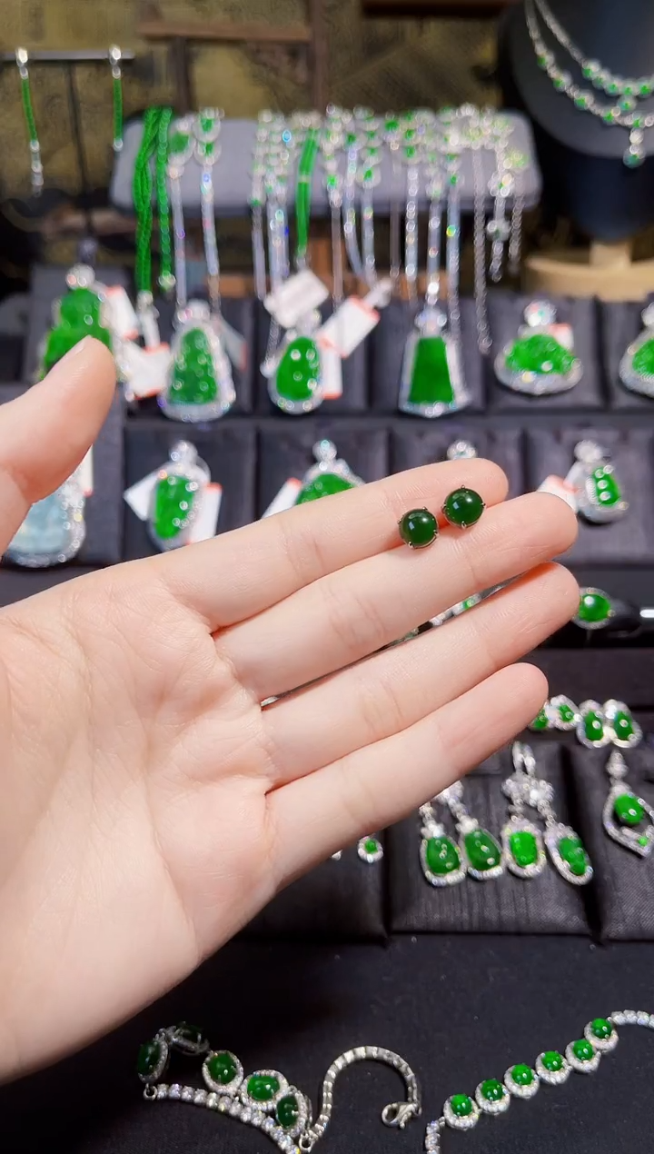 【闪购商品】翡翠耳饰银S925镶嵌耳钉蛋面