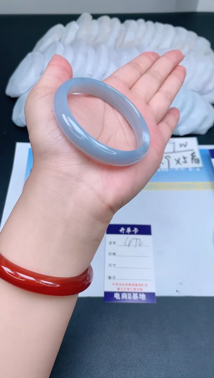 【闪购商品】石英质玉手镯未镶嵌472-54.8