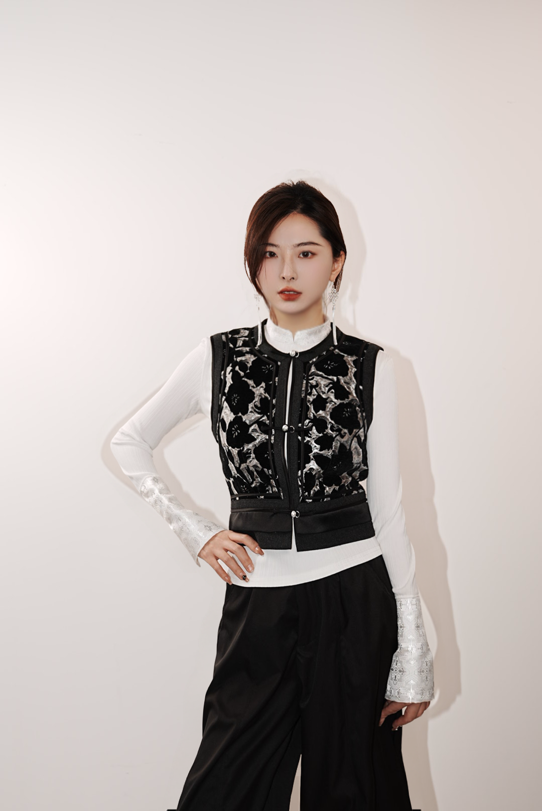 【希纳】M8801民族风小众设计雪尼纱休闲百搭马甲