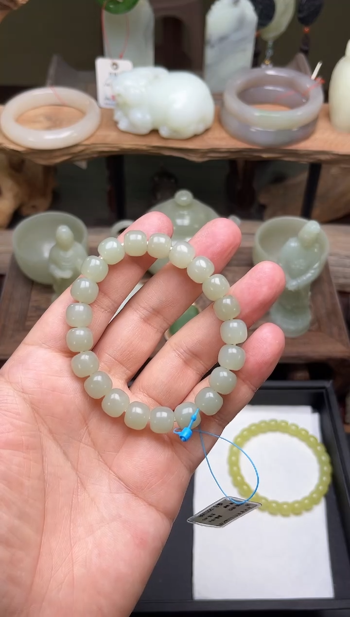 和田玉未镶嵌手串卡10且末青白 老型 多样性发一