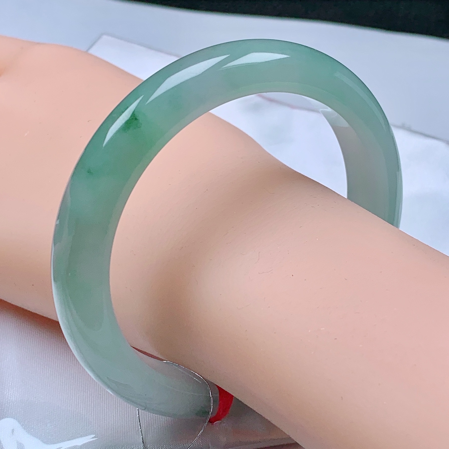 60圈A货翡翠手镯正圈绿色 100%纯天然玉镯子飘绿真翡翠玉手镯女款