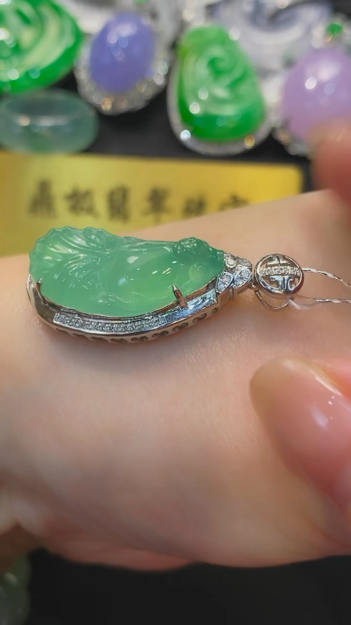 【闪购商品】翡翠颈饰未镶嵌金鱼