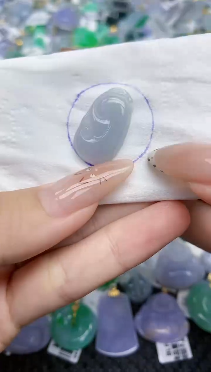 翡翠未镶嵌颈饰   天然翡翠A货