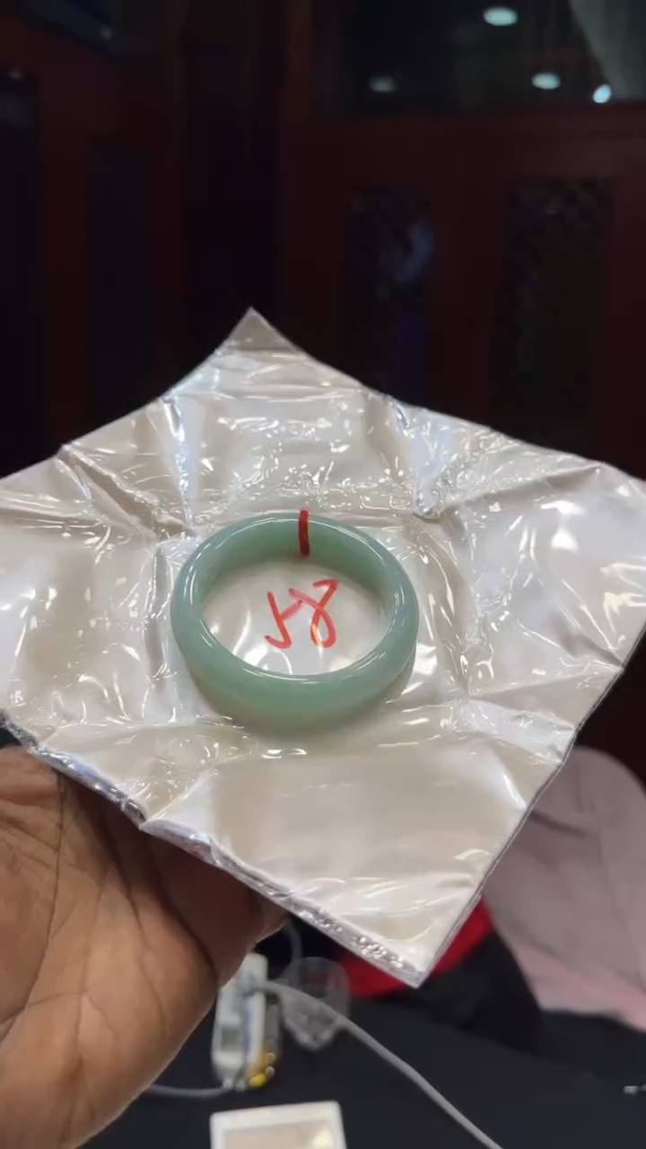 【闪购商品】翡翠手镯未镶嵌手镯