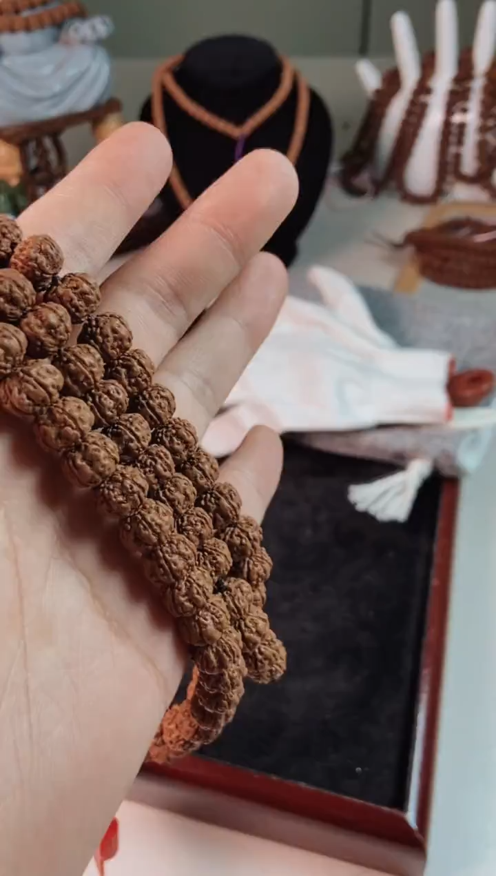 金刚菩提吊坠820勿里达纯血老树王尺寸10-13