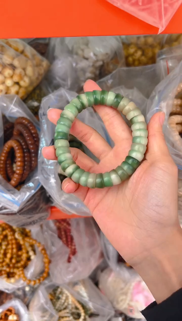 吊坠菩提根/象牙果H13  随机一条