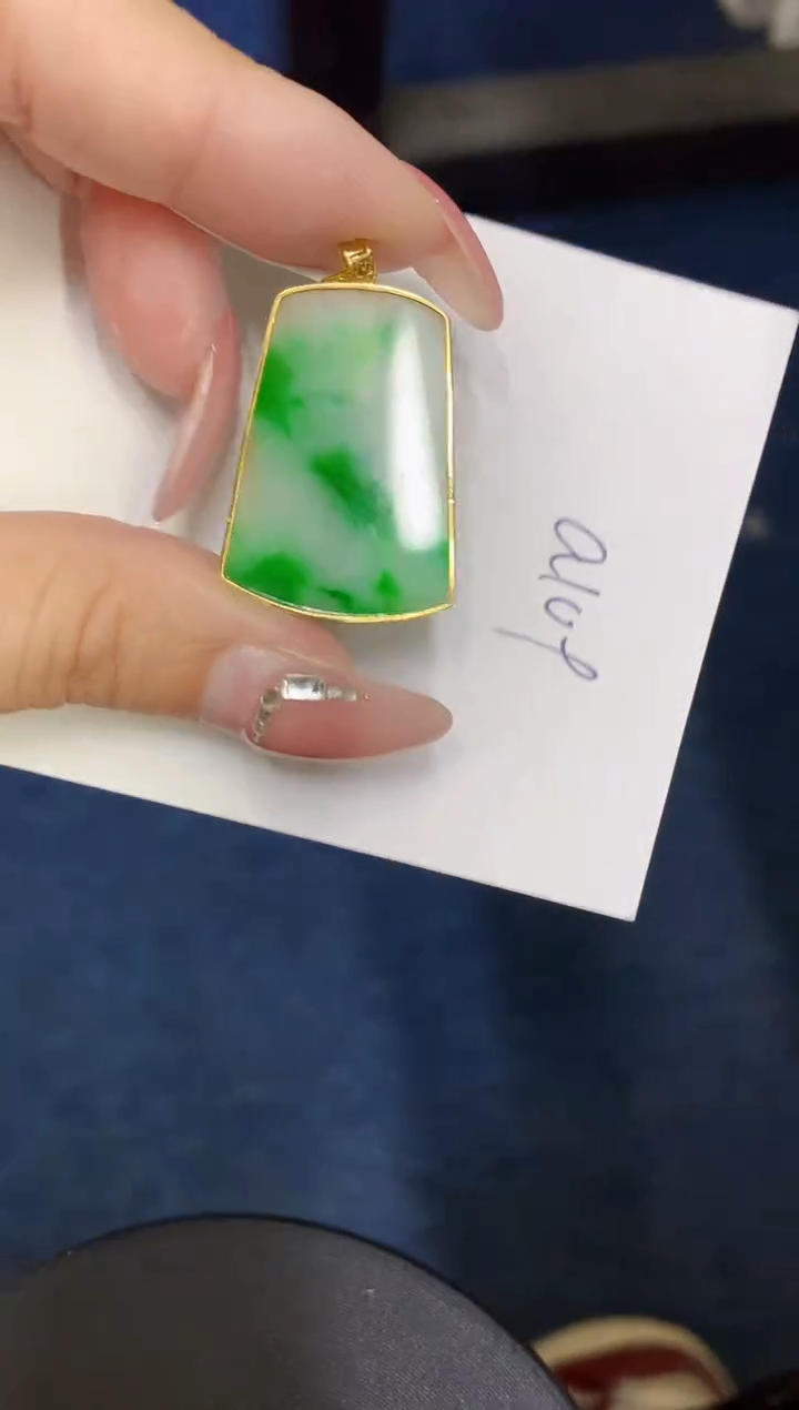 【闪购商品】翡翠颈饰18K金镶嵌000000000000