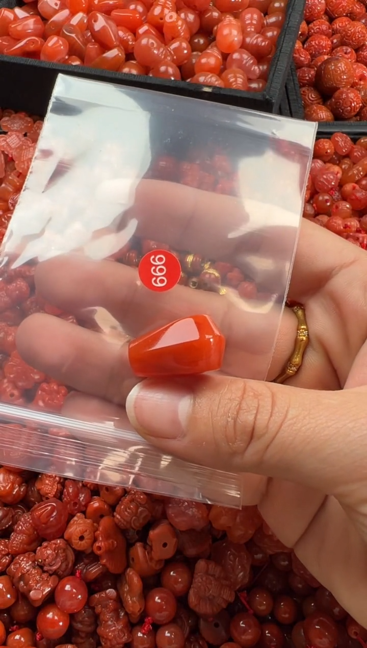 【闪购商品】南红玛瑙颈饰未镶嵌1