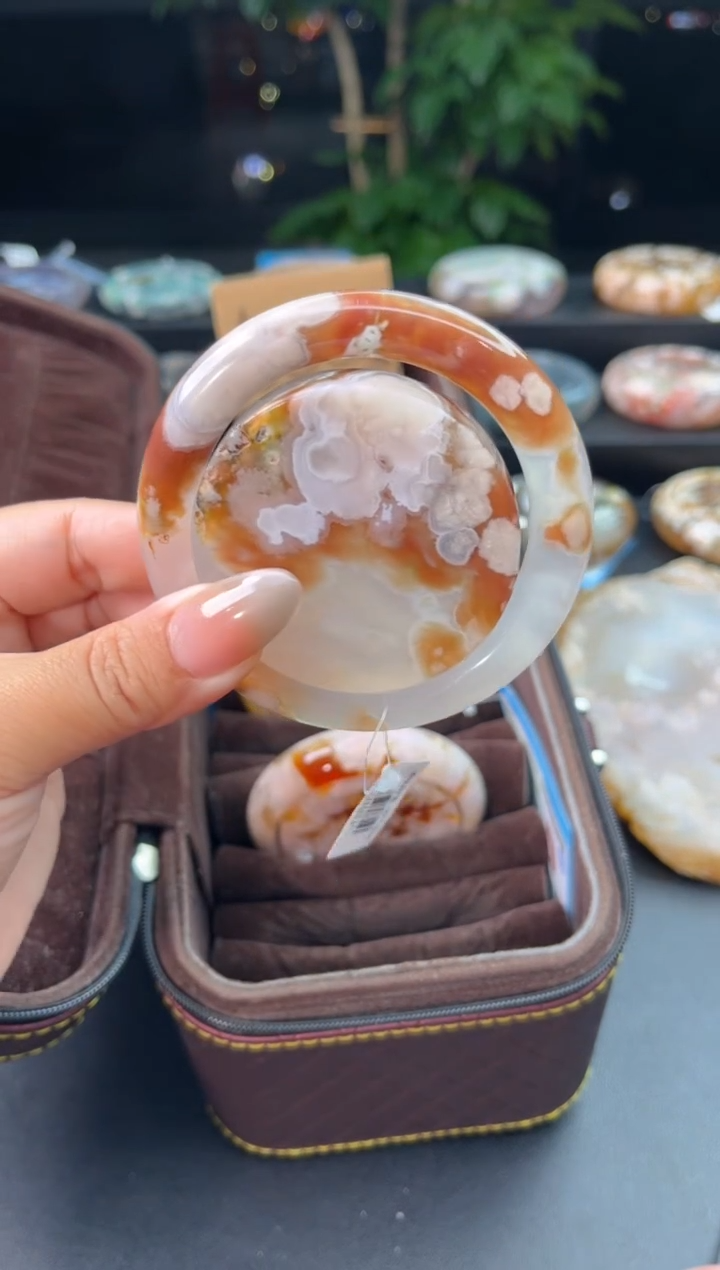 【闪购商品】石英质玉手镯未镶嵌赠送镯心（圈口57