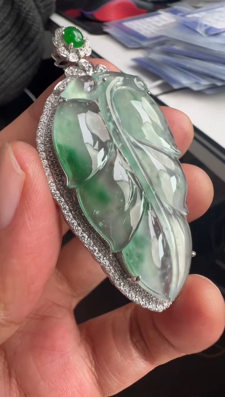 颈饰18K金镶嵌翡翠翡翠颈饰