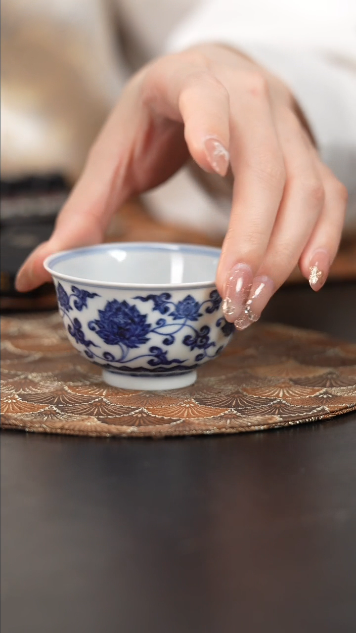 【闪购商品】杯润山堂青花缠枝